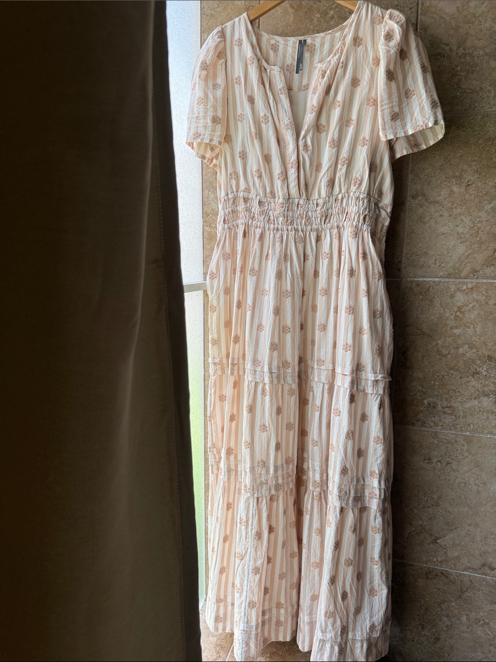 Somerset Maxi Dress Cream Textured Anthropologie Pockets Smocking Tiered Skirt L - Picture 11 of 16